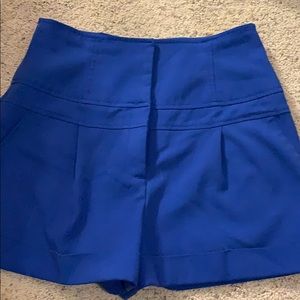 Very high waisted short